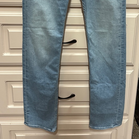 NWT MOTHER jeans. Tomcat Skimp jeans. Size 26. Faded light wash denim color - Picture 7 of 13